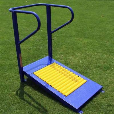 晉中塑木健身器材廣場 老年人健身器材與棋盤桌的巧妙結合